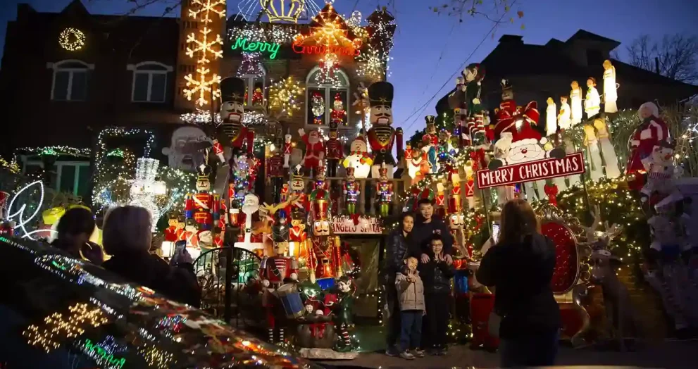 25 Most Beloved American Christmas Traditions in 2025