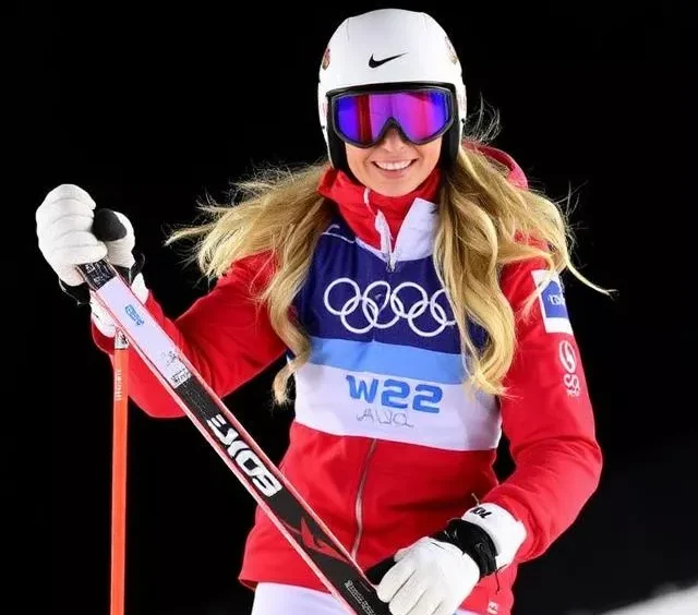 Lindsey Vonn Injured in 2026 Olympics Crash